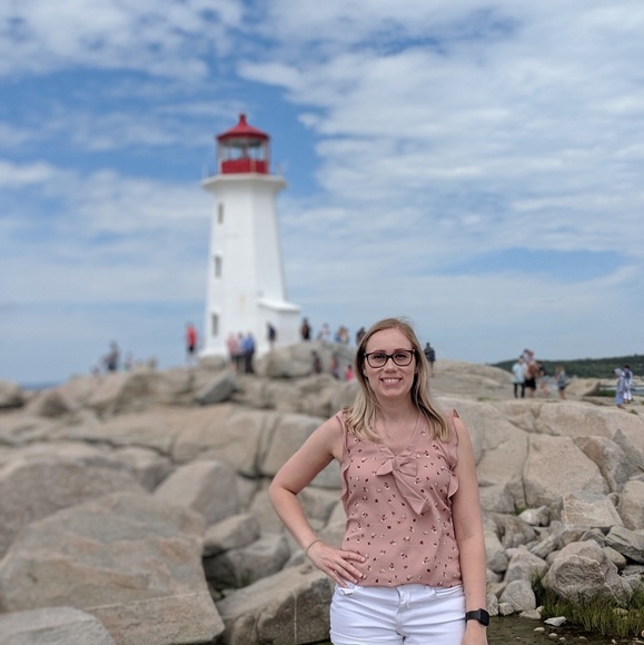 Meet your Posher, Danielle - Picture 1 of 1